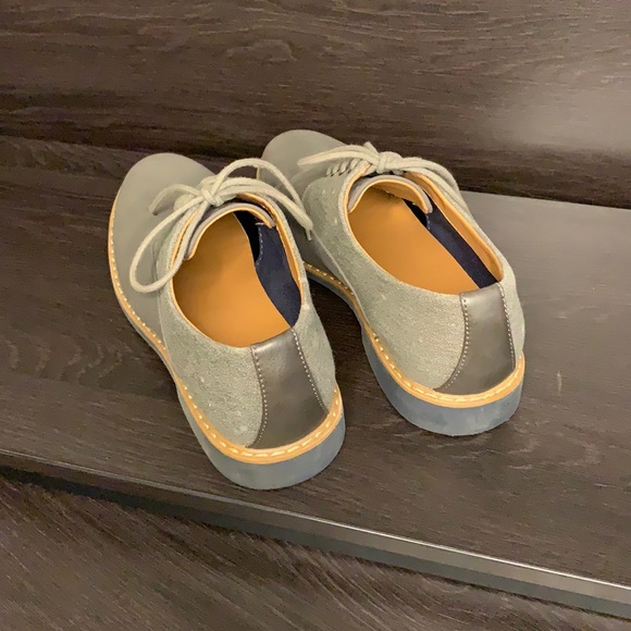 Aldo Grey Oxfords - Picture 3 of 3